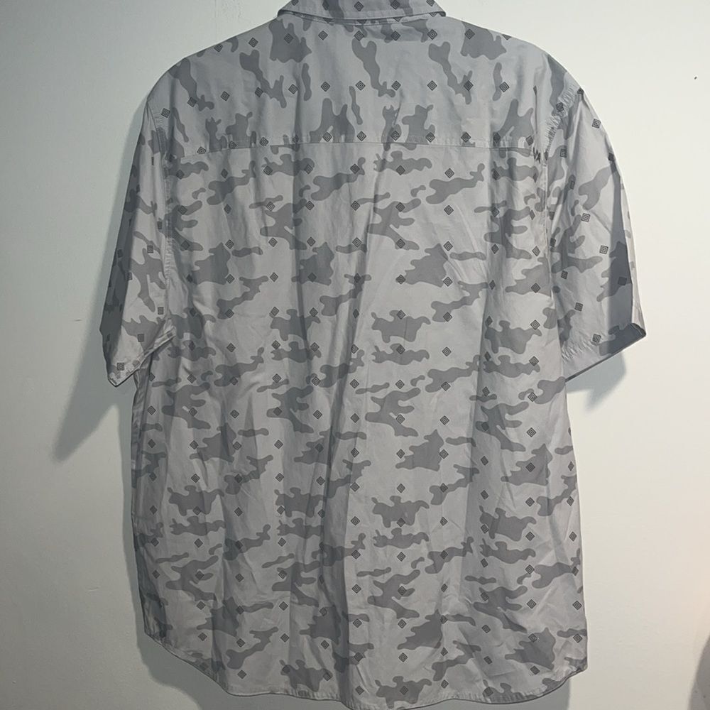 5.11 Tactical Men's Light Gray Camo Shirt, size Large - Picture 2 of 3